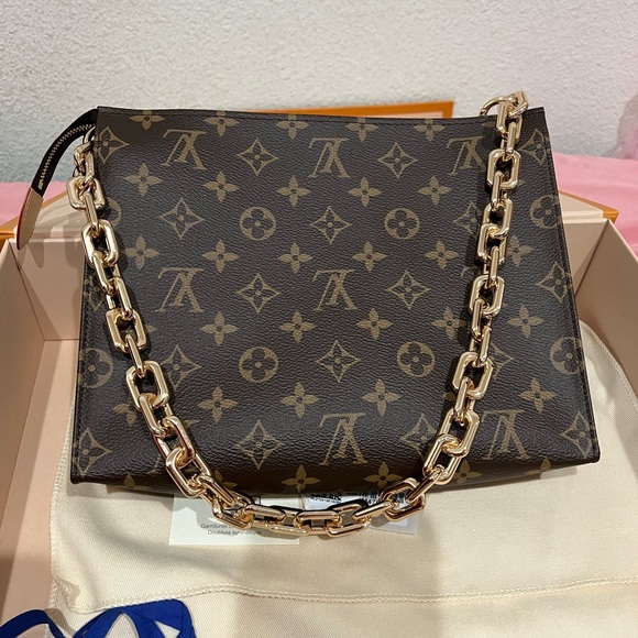 Brand new Toilet pouch 26 - Picture 2 of 15